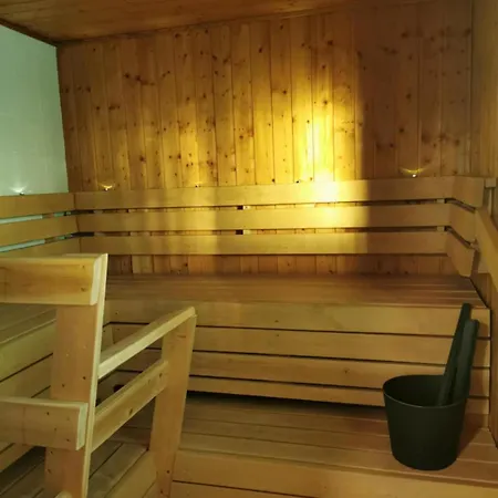 Aurora House Pello